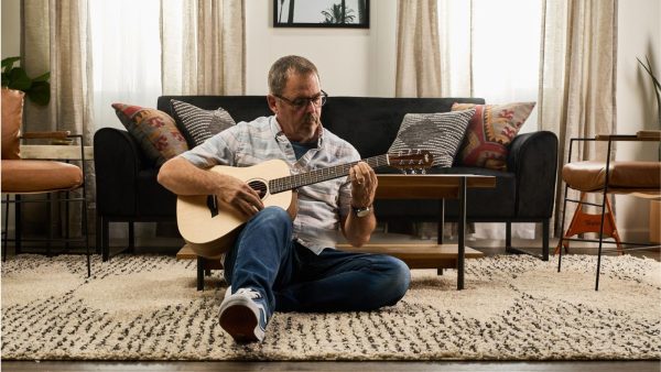 Taylor Baby | Spruce top | Walnut Back and Sides - Image 15