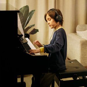 Yamaha GC1 Grand Piano | Polished Ebony 161cm