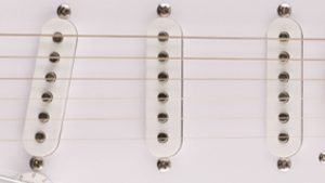 Squier Sonic SSS Stratocaster Pack with Amp | 3 pick-up | 2 colour Sunburst