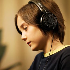 Yamaha GB1K | SG2 Silent Grand Piano | Polished Ebony | Waltons Music Yamaha GB1K | SG2 Silent Grand Piano | Polished Ebony