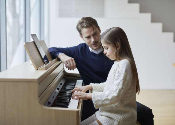 Roland HP704 Digital Piano | Bluetooth enabled |Light Oak - Image 8
