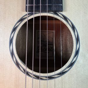 Bromo BAA8S | Mini Jumbo guitar | Solid Spruce top | Layered Mahogany back and sides