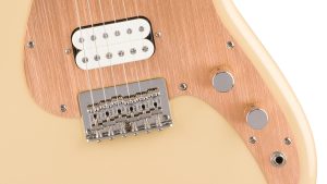 Classic Vibe™ Duo-Sonic™ HS, Maple FB | Gold Anodized PG | Desert Sand