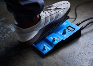 BOSS XS-100 | Poly Pitch shifter with ultra smooth Pedal