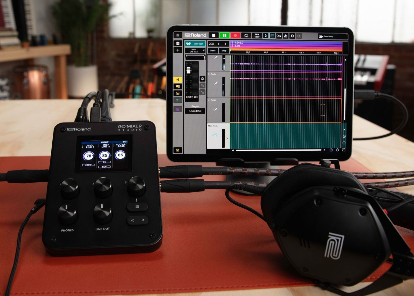 Roland GO:MIXER STUDIO | Portable Audio Mixer/Interface | Waltons Music Roland GO:MIXER STUDIO | Portable Audio Mixer/Interface - Image 3