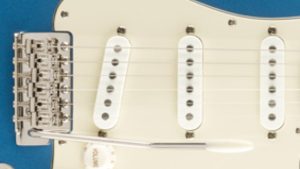 Squier Classic Vibe '60s Stratocaster®| Laurel Fingerboard | 3-Colour Sunburst