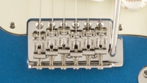 Squier Classic Vibe '60s Stratocaster®| Laurel Fingerboard | 3-Colour Sunburst